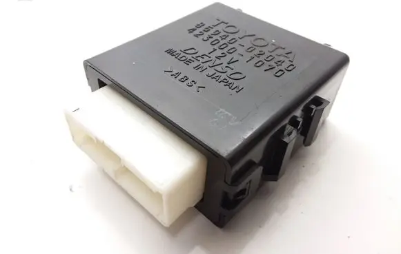 Toyota Auris 150 Window wiper relay 8594002040 4230001070