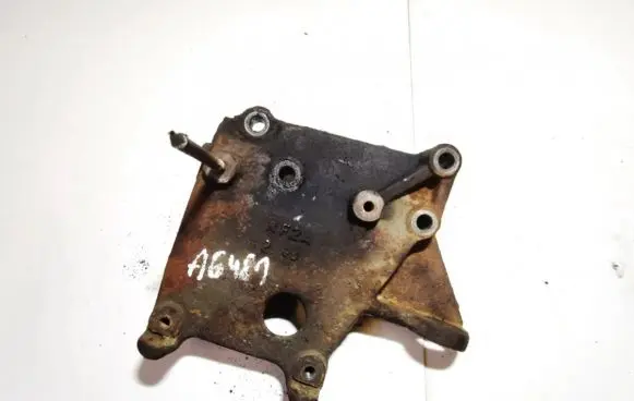 Mazda Premacy Engine mounting bracket rf2a