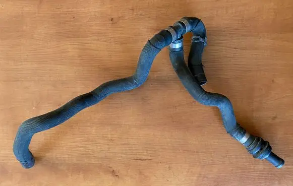 BMW M6 Engine coolant pipe/hose 8374975
