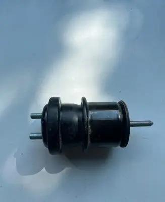 Engine mount bracket