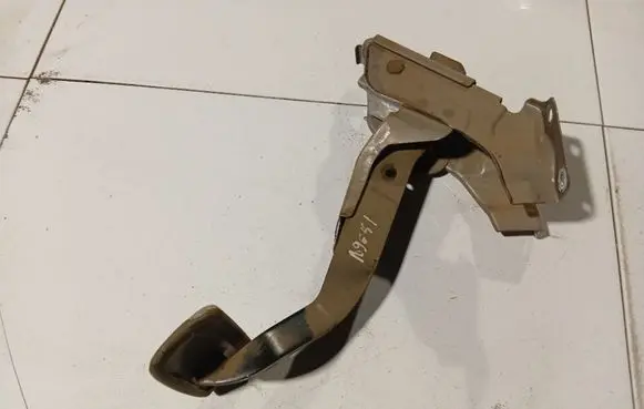 Infiniti FX Brake pedal 