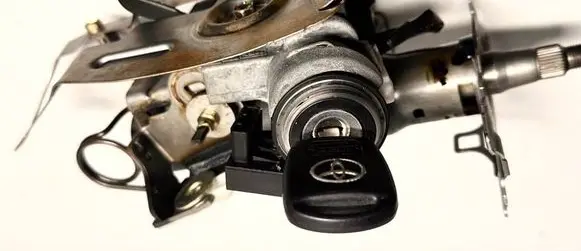 Toyota Avensis T250 Ignition lock 0523 736661A 13972002