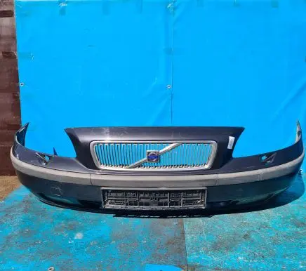 Volvo V70 Front bumper