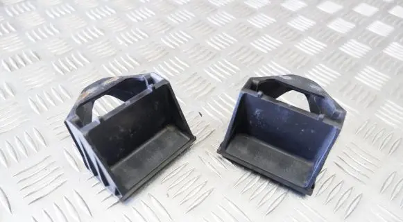 Radiator mount bracket
