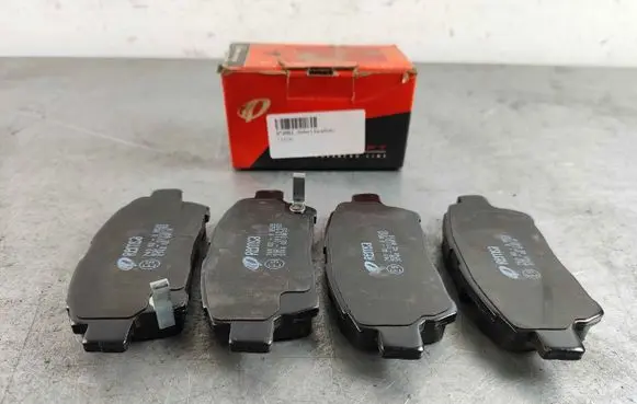 Toyota Yaris Brake pads (front) 074002