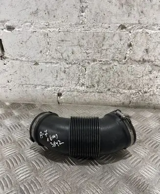 Audi A7 S7 4G Turbo air intake inlet pipe/hose 059129615