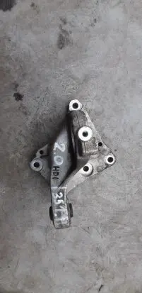 Peugeot 508 Engine mounting bracket 9683160980