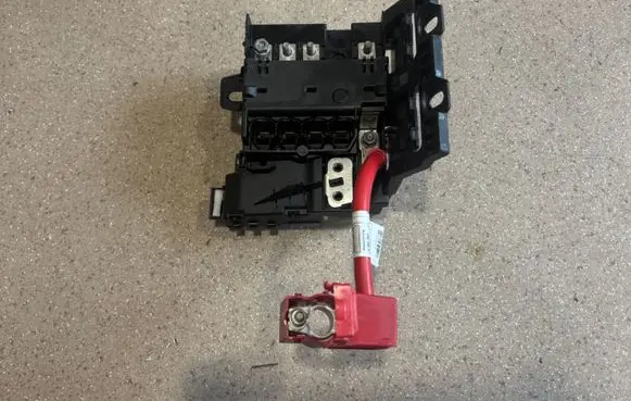 BMW M5 F90 Fuse module 6802944 9350065