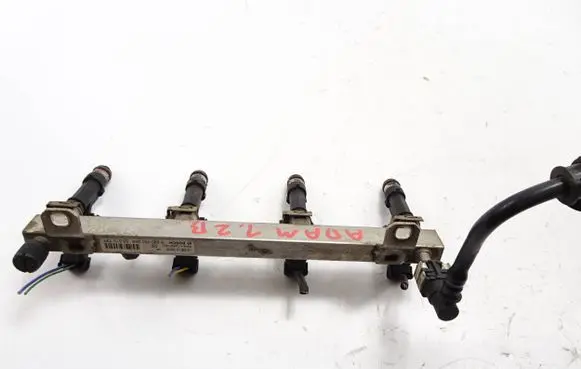 Opel Adam Fuel injector 0280158181