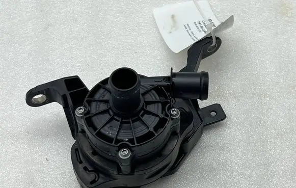 Audi A3 8Y Electric auxiliary coolant/water pump 3WA965567B 5WA121093J
