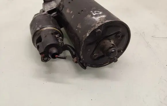 Volkswagen Transporter - Caravelle T5 Starter motor 0001125605