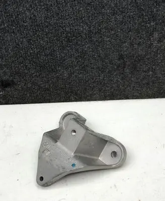 BMW X5 E70 Steering rack mounting bracket 7137353 10060411