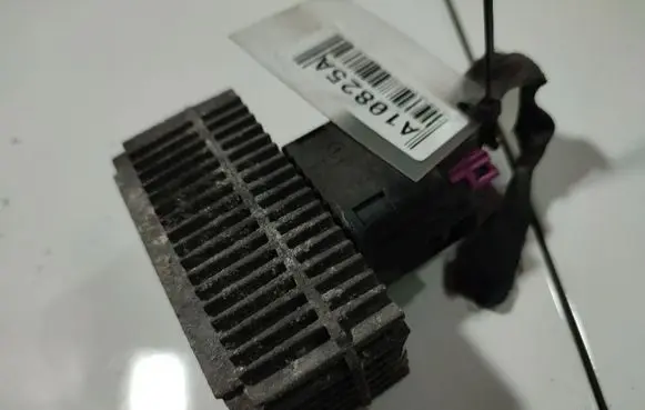 Opel Astra H Glow plug pre-heat relay 60433201