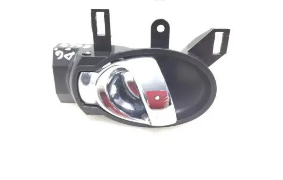 Nissan Juke I F15 Rear door interior handle