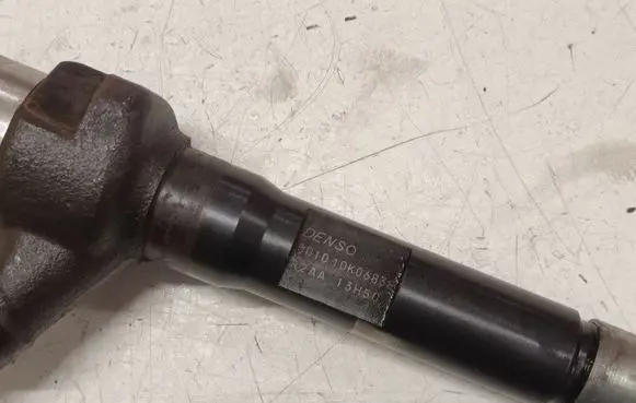 Mazda 6 Fuel injector R2AA13H50 R2AA 13H50