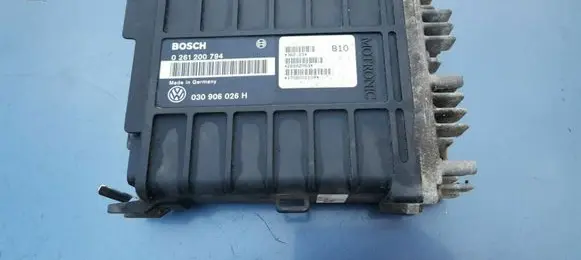 Volkswagen Polo II 86C 2F Engine control unit/module 030906026H