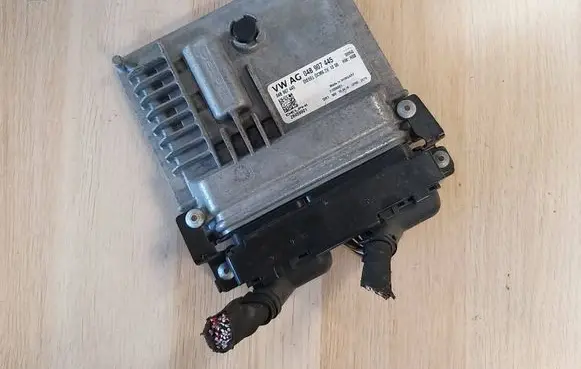 Audi A1 Engine control unit/module 04B907445