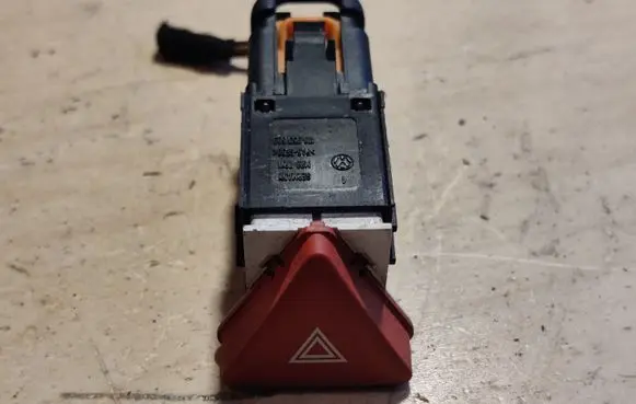 Volkswagen Golf V Hazard light switch 1K0953509A