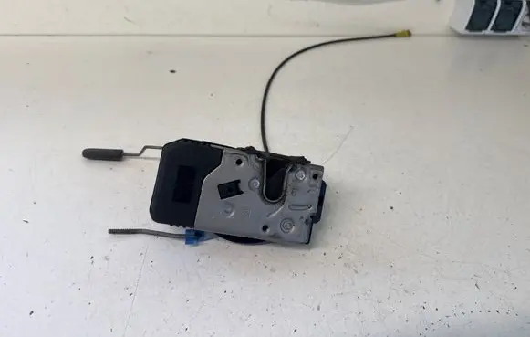 Renault Trafic II (X83) Front door lock 8200008247 91166228