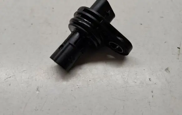 BMW 7 G11 G12 Camshaft speed sensor 8697982 13628697982