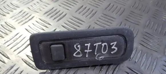 Toyota Avensis Verso Rear seat light