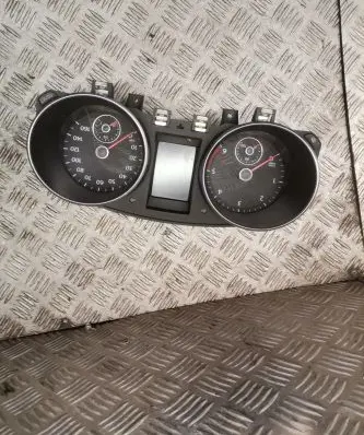 Volkswagen Golf VI Speedometer (instrument cluster) 5k0920972a