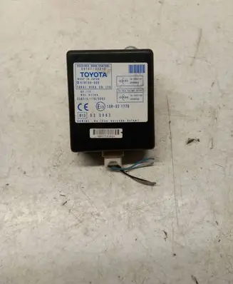 Toyota Corolla Verso AR10 Door control unit/module 897410F010 61B168000 10R021776