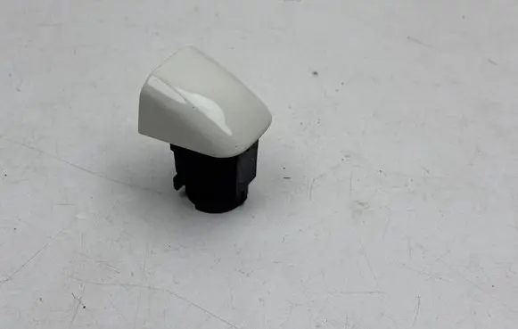 Audi Q3 8U Front door handle cover 8T0837167A