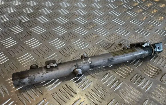 Mercedes-Benz C W204 Fuel main line pipe A6420702595