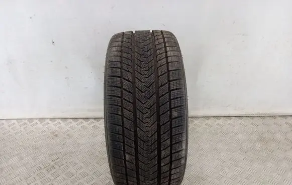 Audi A6 S6 C7 4G R19 winter tire 24535R19