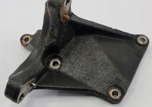 Chrysler Sebring (JS) Engine mounting bracket