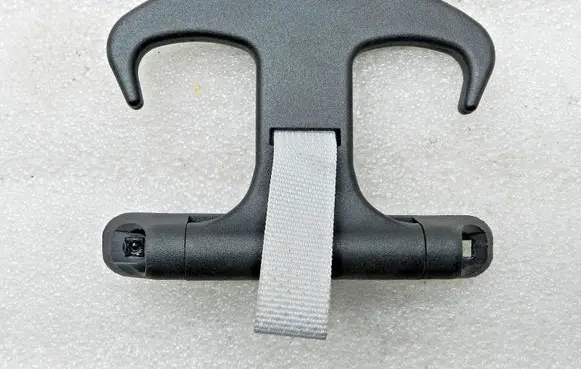Mercedes-Benz E W212 Tie down hook / loop A2128100040