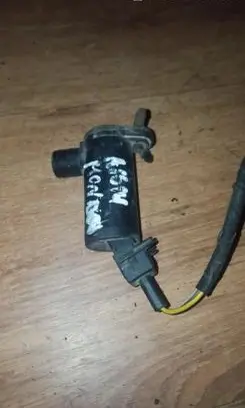Ford Mondeo MK I Windscreen/windshield washer pump 93bb17k624ba
