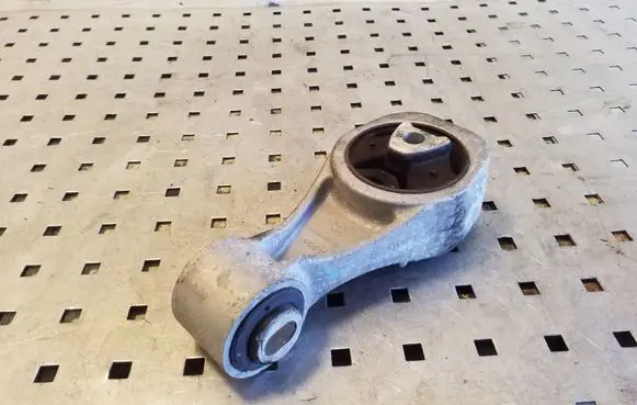 Nissan Juke I F15 Engine mount bracket 113501KC0A