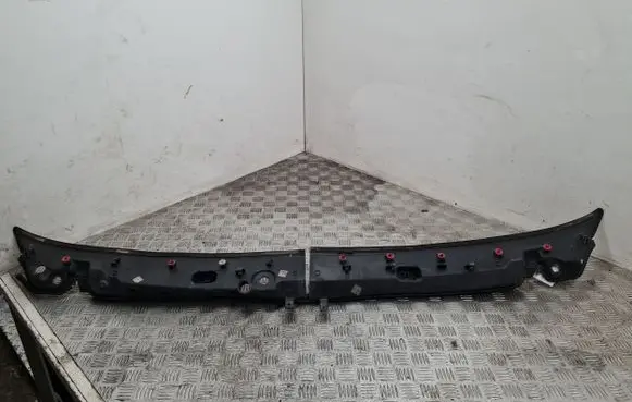 Peugeot Boxer Wiper trim 1306178070