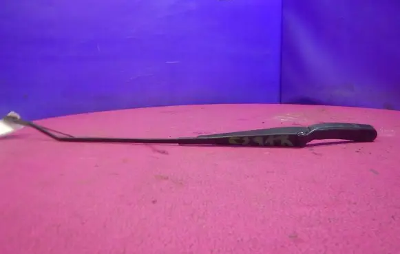 Citroen Berlingo Front wiper blade arm 9621014780