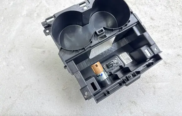Tesla Model Y Cup holder front 175553200A