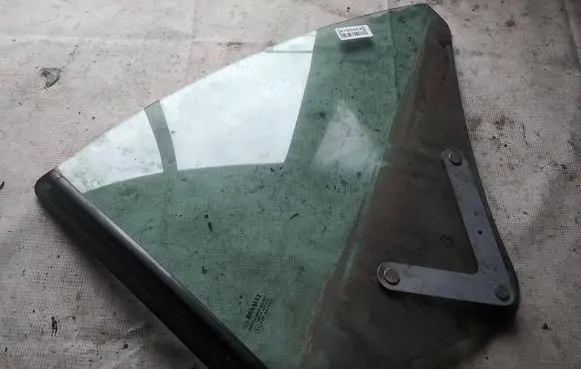 Renault Megane II Rear side window AS2