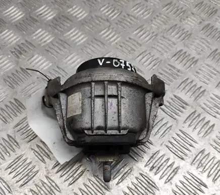 BMW 1 E81 E87 Engine mount bracket 6768800