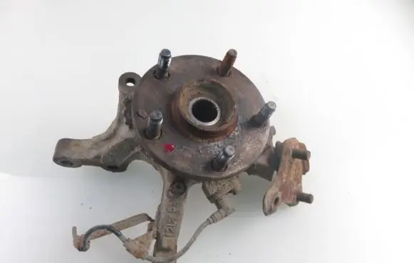 Toyota RAV 4 (XA10) Front wheel hub spindle knuckle