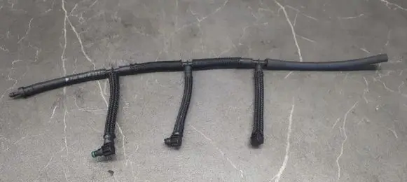 Volkswagen Golf VII Fuel return line/hose 