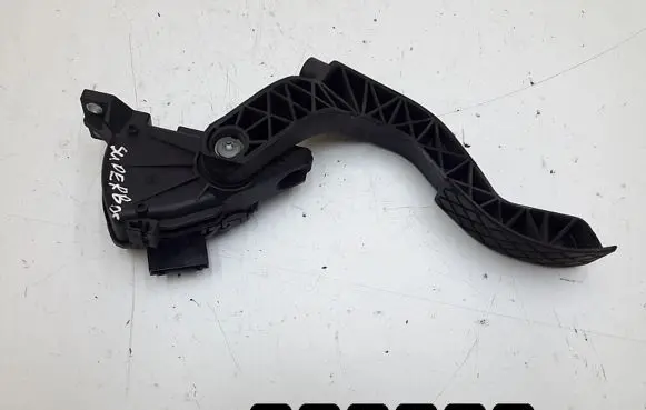 Skoda Superb B5 (3U) Accelerator throttle pedal 8d1721523e