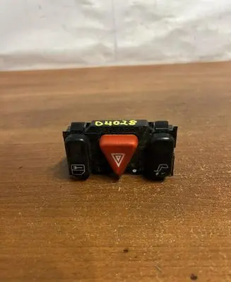 Mercedes-Benz E W210 Hazard light switch 2108208010 D4028