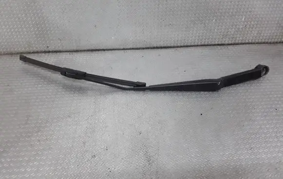 Windshield/front glass wiper blade