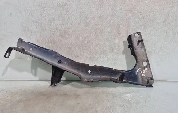 Audi A5 Sportback 8TA Fender mounting bracket 8T0821135C