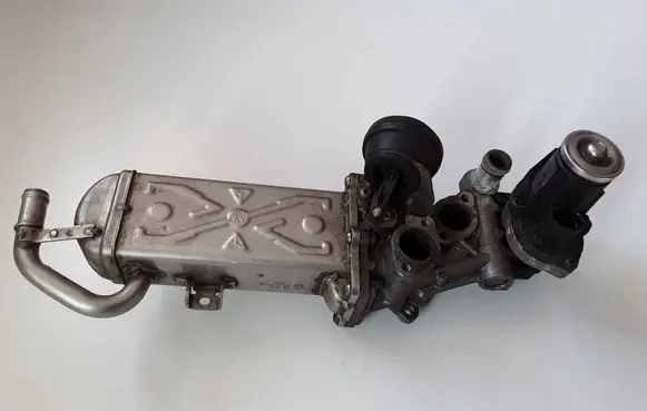 Skoda Octavia Mk2 (1Z) EGR valve cooler 03L131512BL