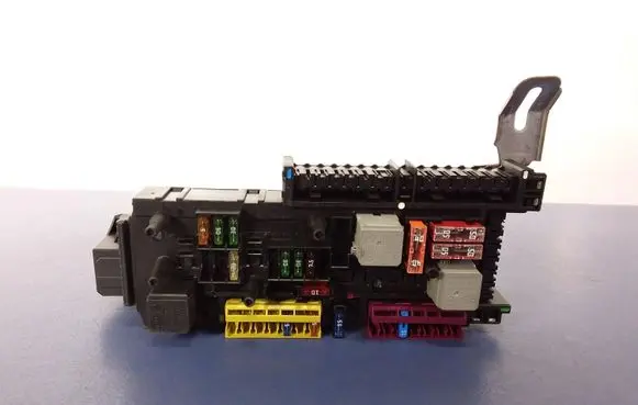 Mercedes-Benz E W211 Comfort/convenience module 5DK011023-01