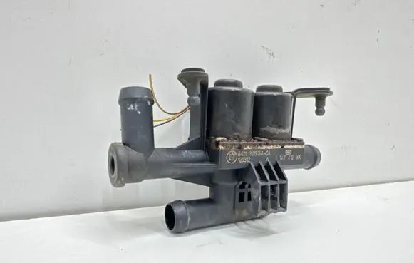 BMW 5 F10 F11 Coolant heater control valve 9119164 120312 1147412