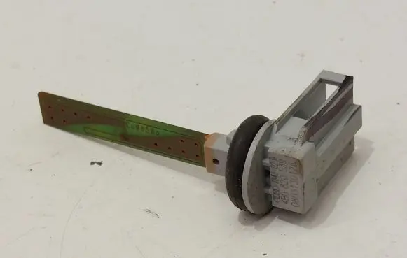 Volkswagen Jetta VI Interior temperature sensor 4B0820539