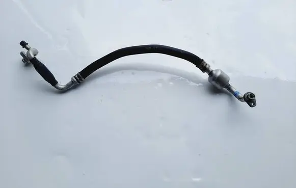 Air conditioning (A/C) pipe/hose